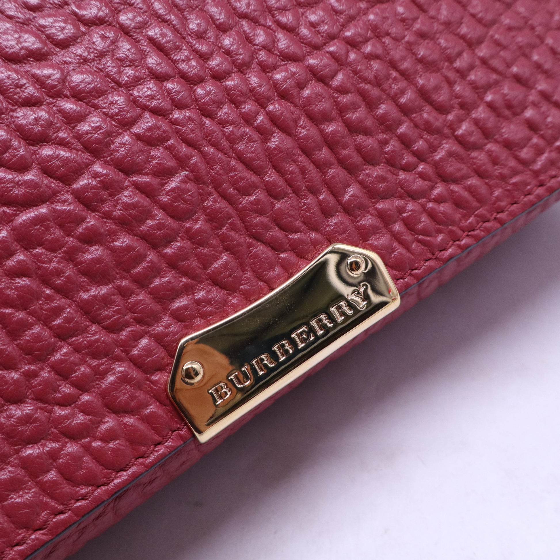 Signature Grain Medium Mildenhall Crossbody Bag Dark Plum W20899
