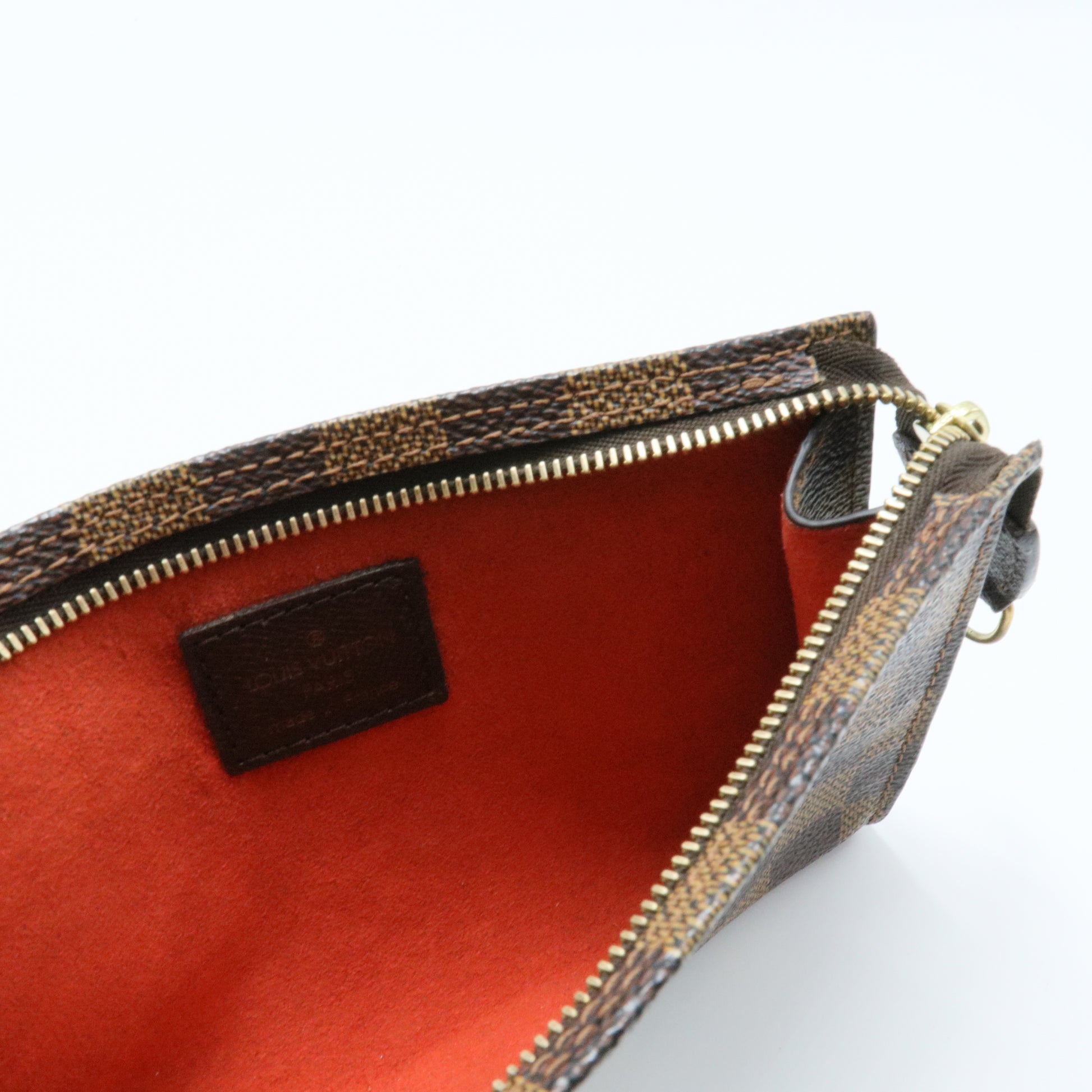 Damier Ebene Marais Bucket Pouch