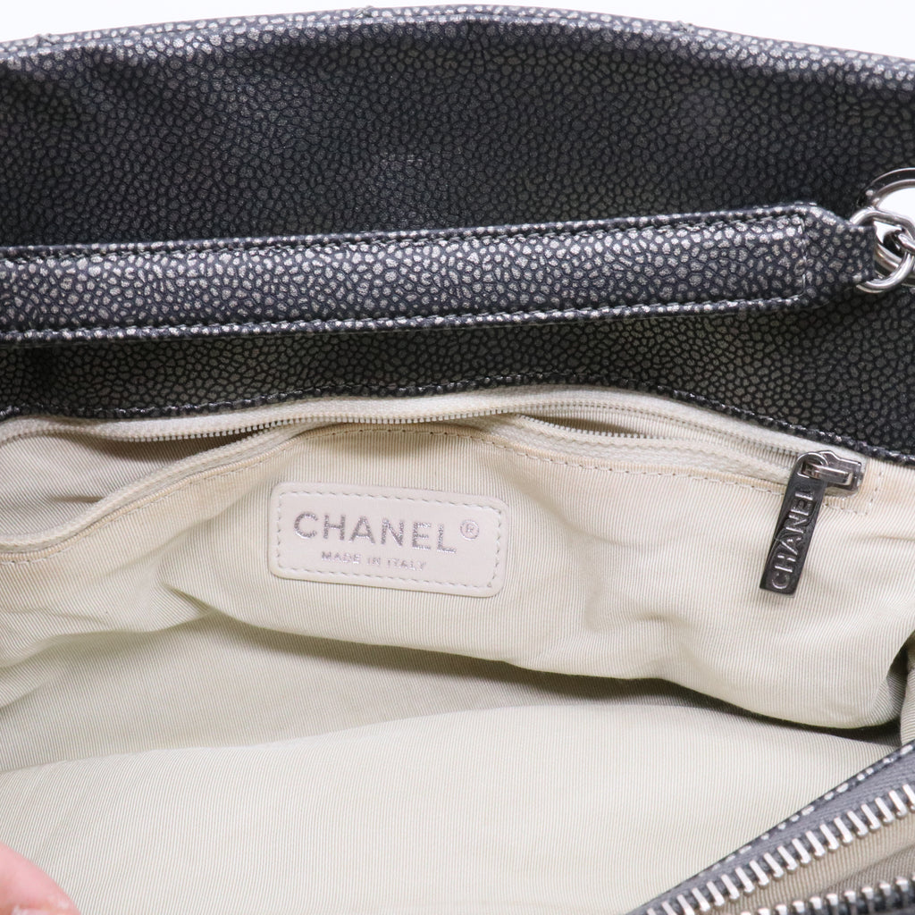 Timeless CC Shopping Tote Quilted Caviar Medium