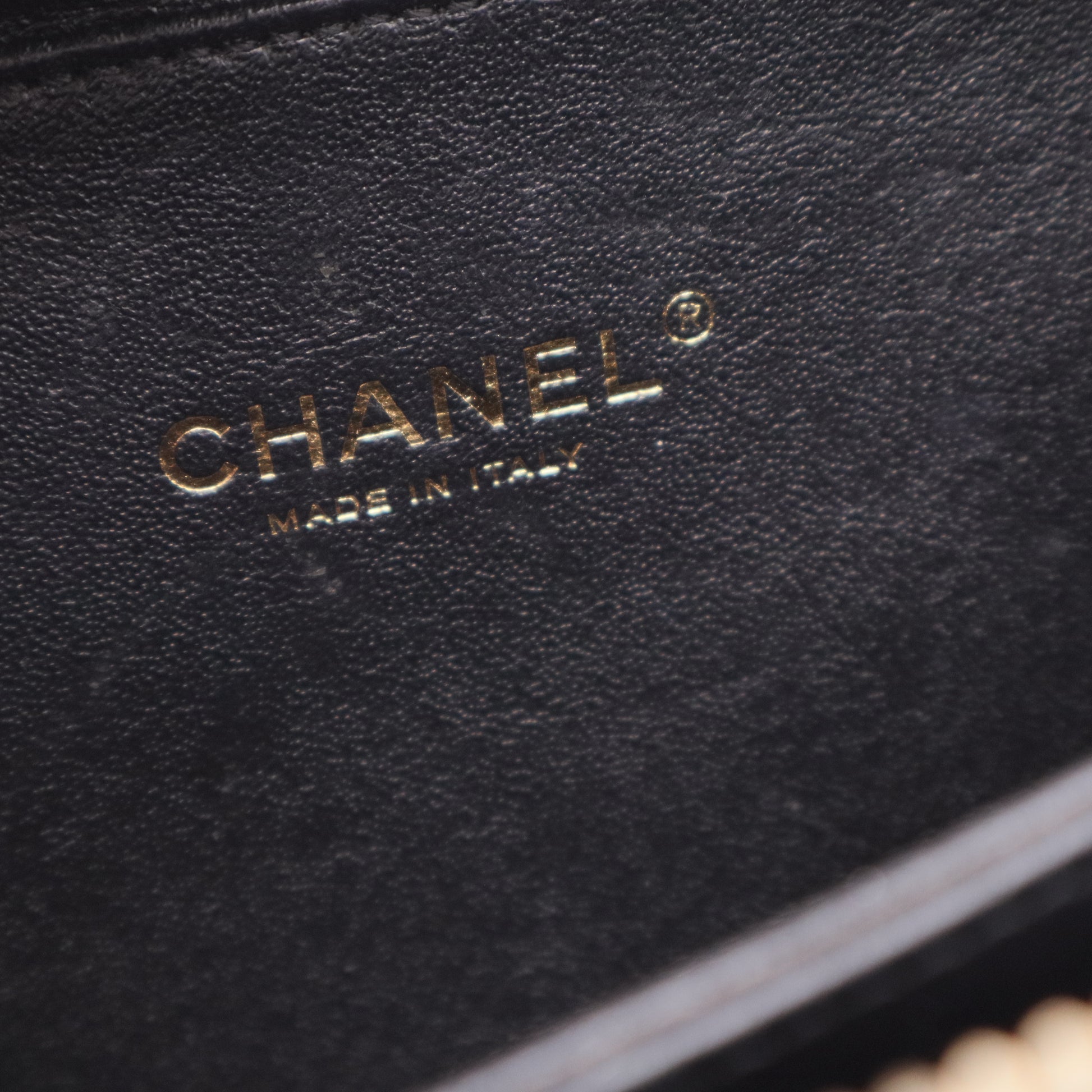 Caviar Quilted Small CC Filigree Vanity Case Black twins