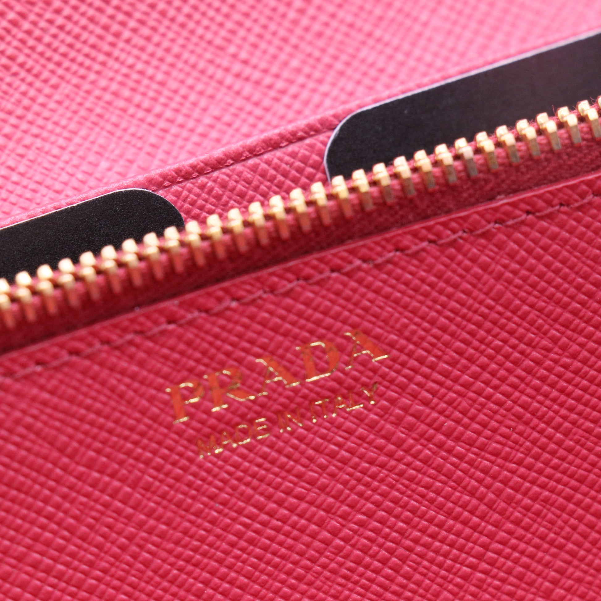 1MT440 Women's Saffiano Metal Chain/Shoulder Wallet