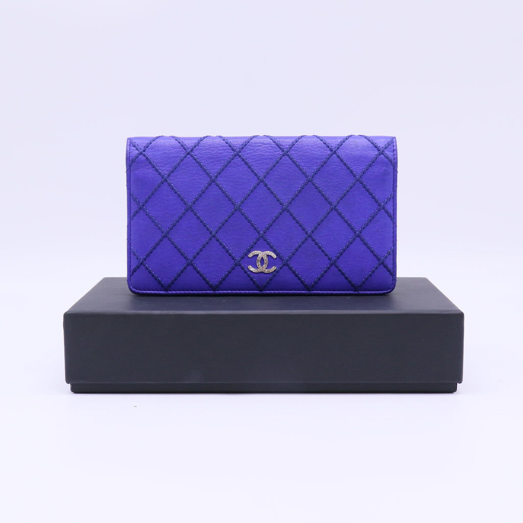 Chanel Diamond Stitch Yen Long Bifold Wallet W22238