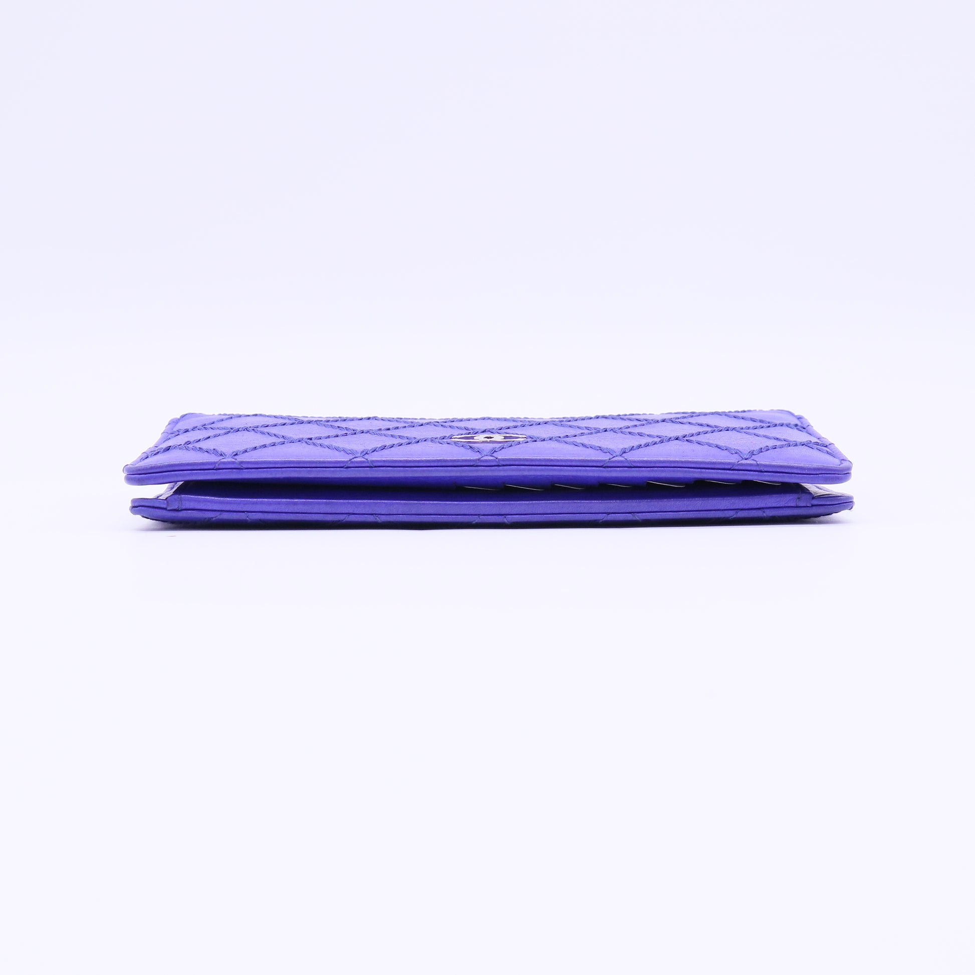 Chanel Diamond Stitch Yen Long Bifold Wallet W22238