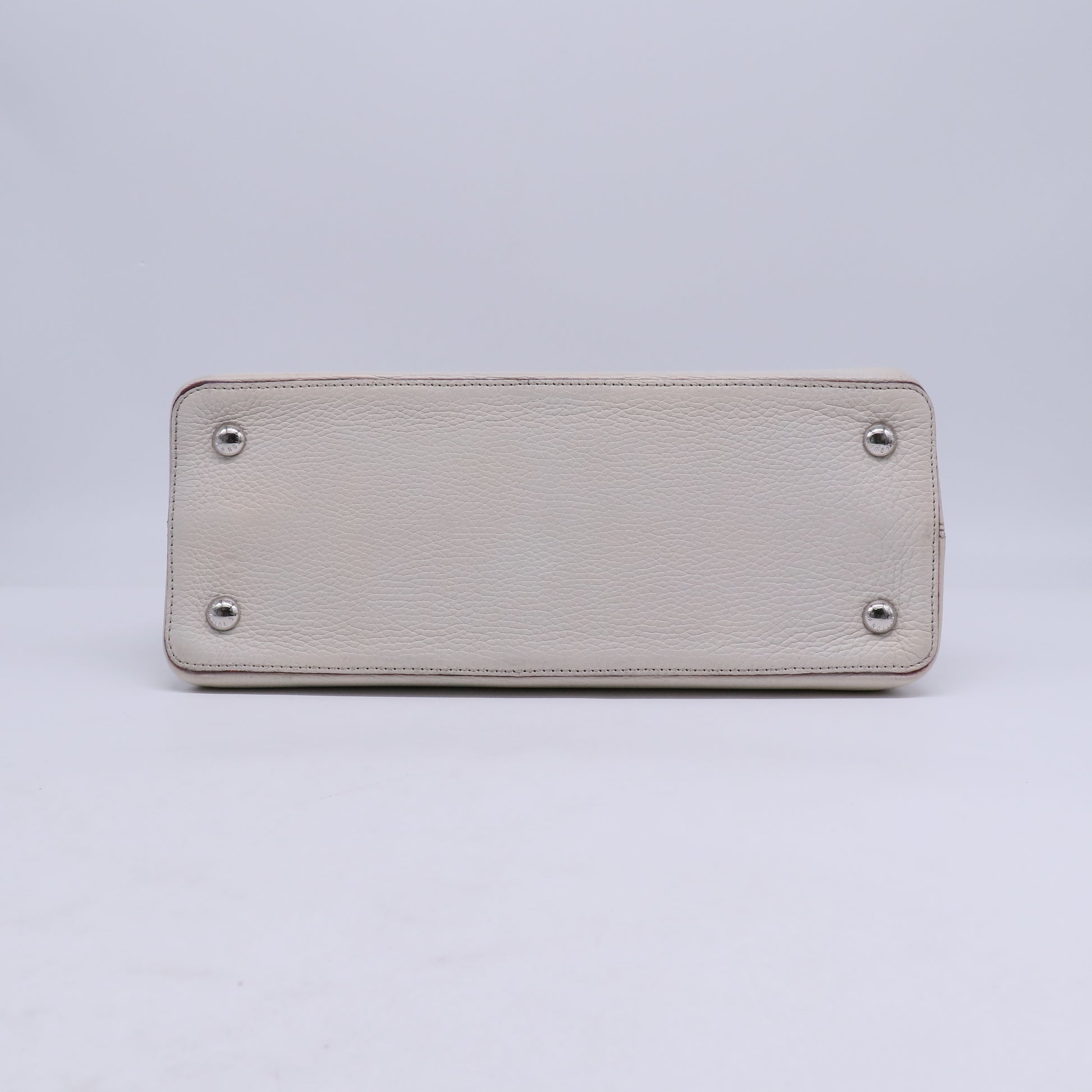 Taurillon Capucines MM Blanc Casse B21117