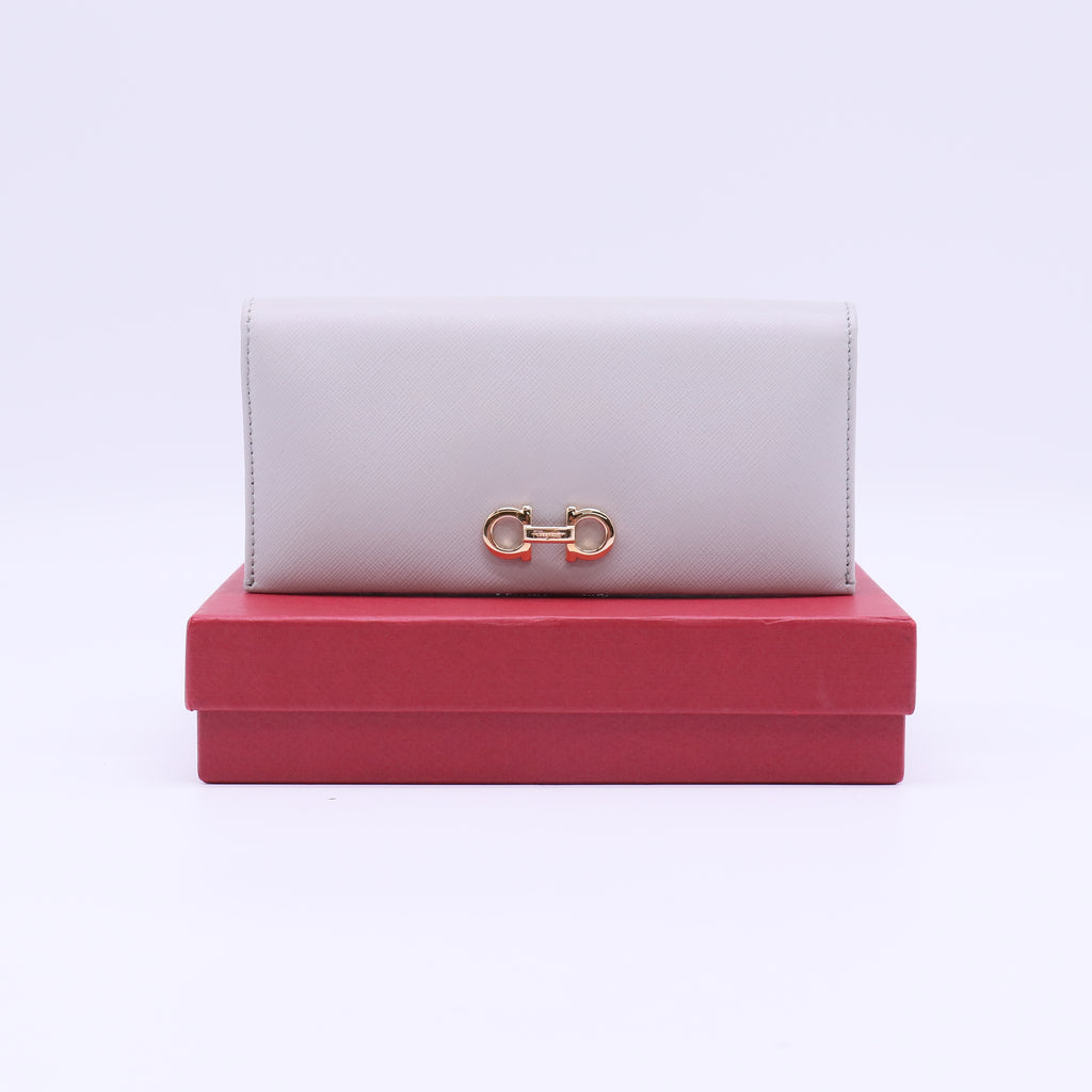 Ferragamo Gancini Icona Saffiano Flap Wallet W22348