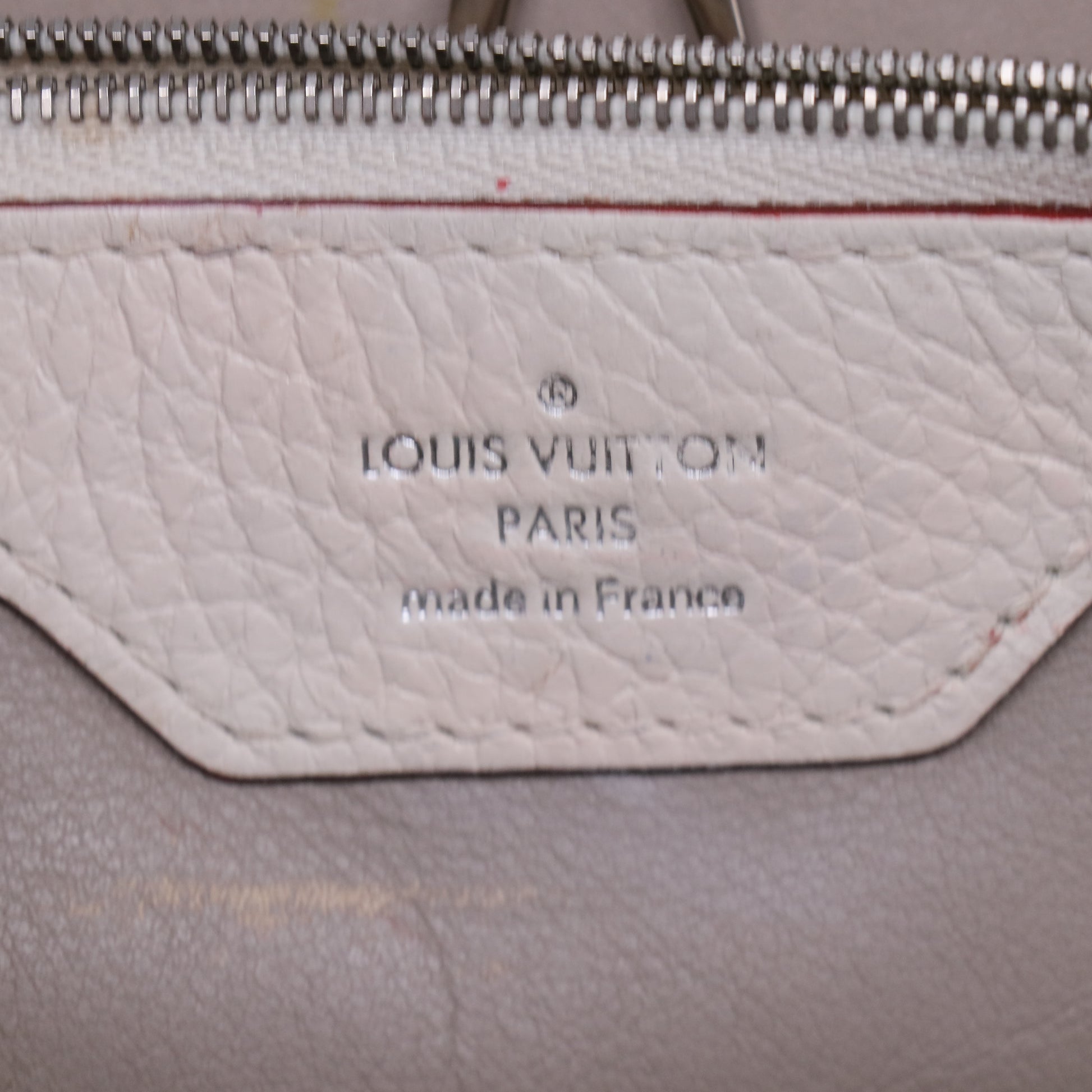 Taurillon Capucines MM Blanc Casse B21117
