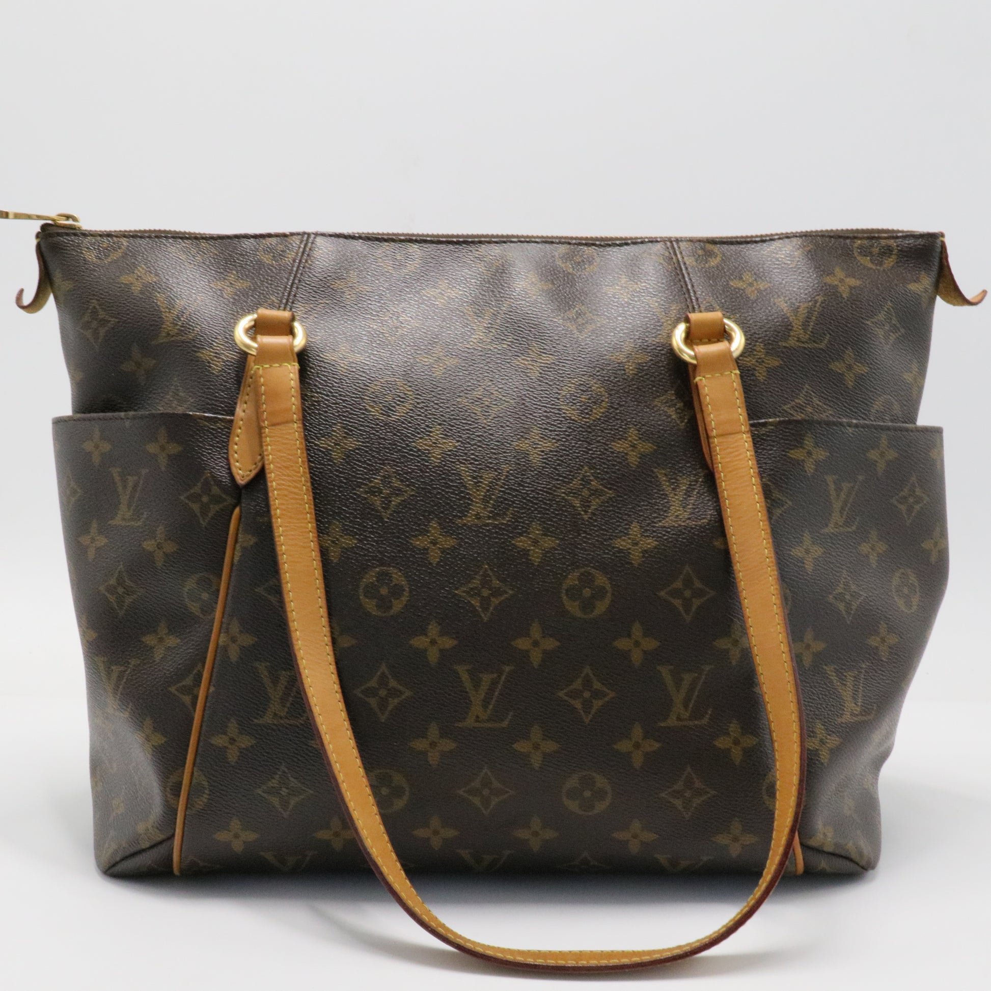 Totally Handbag Monogram Canvas MM