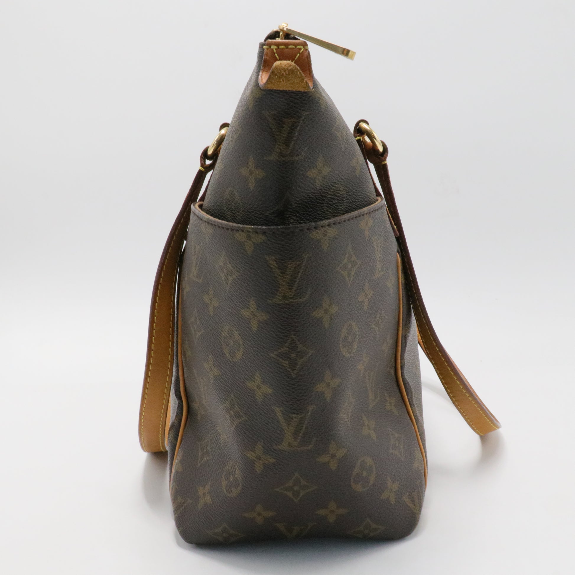 Totally Handbag Monogram Canvas MM