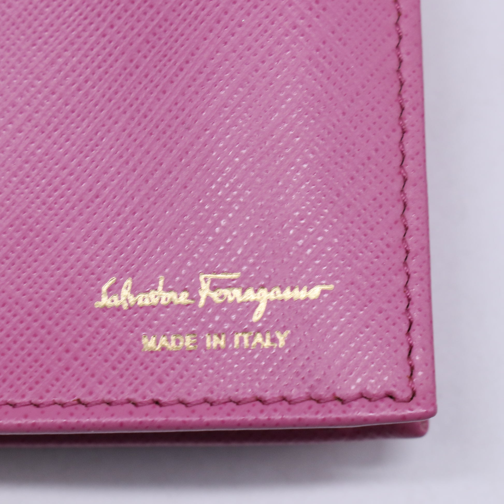 Salvatore Ferragamo Miss Vara Wallet on Chain W21017