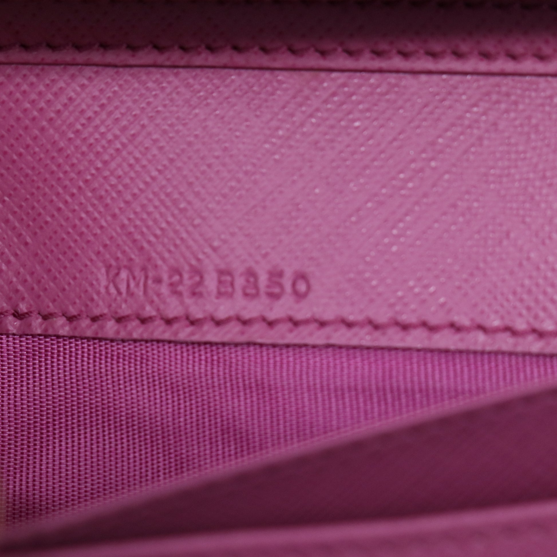 Salvatore Ferragamo Miss Vara Wallet on Chain W21017