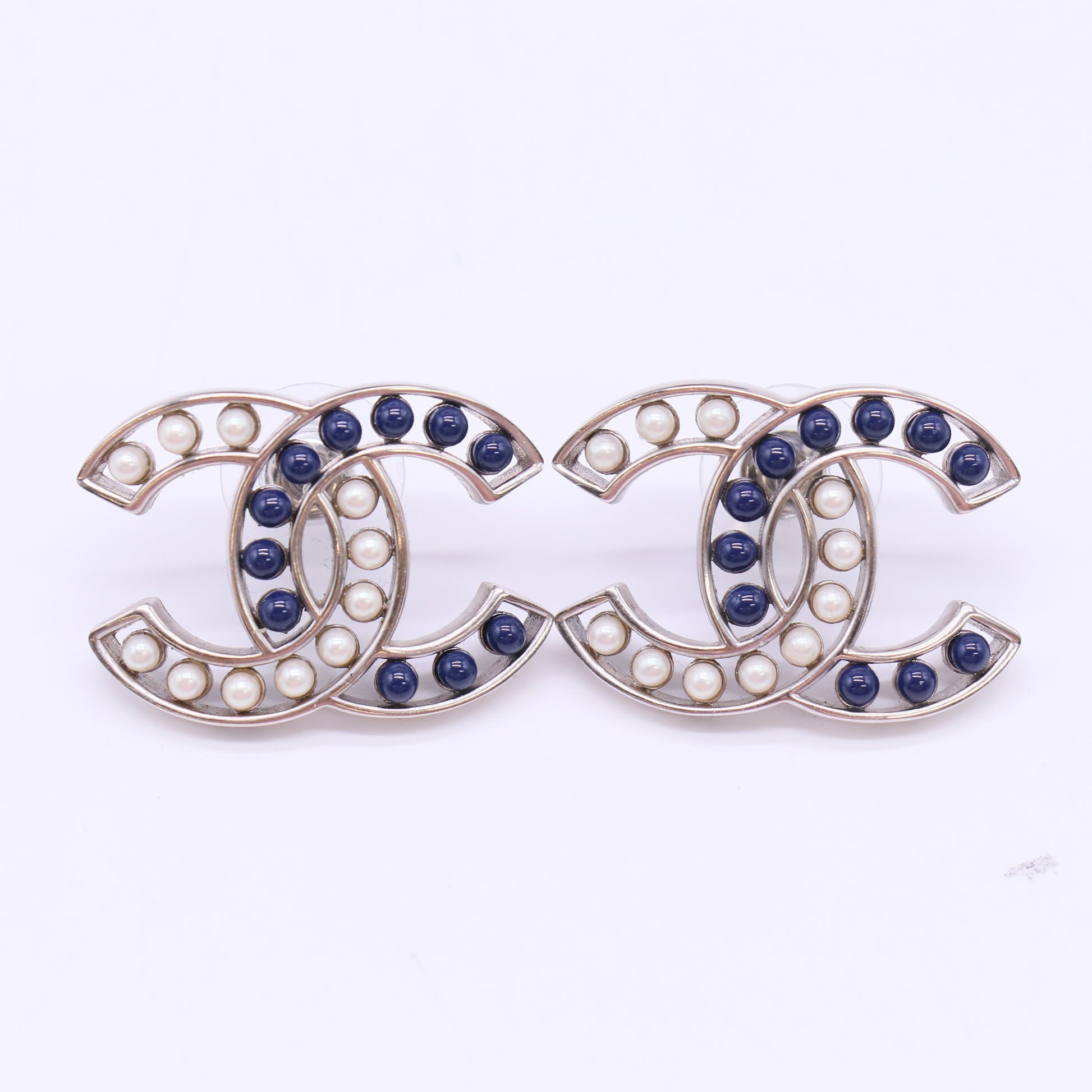 Chanel Navy & White CC Logo Stud Earrings W22138