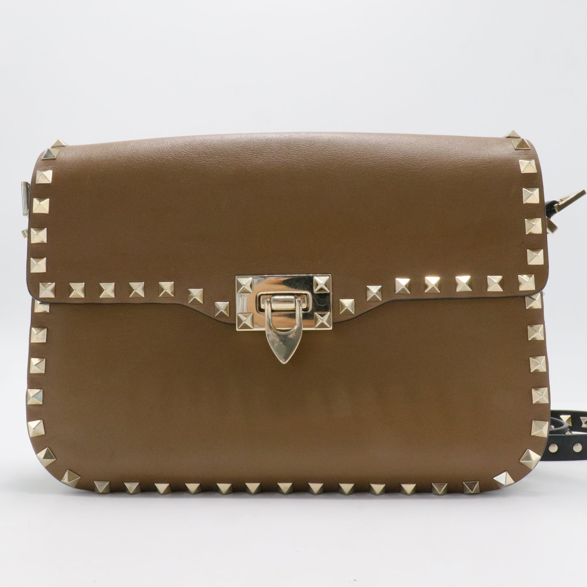Vitello Medium Rockstud Flap Saddle Bag Nocciola for Gisel