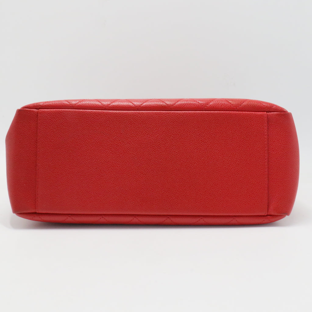 Grand Shopping Tote Quilted Caviar Red