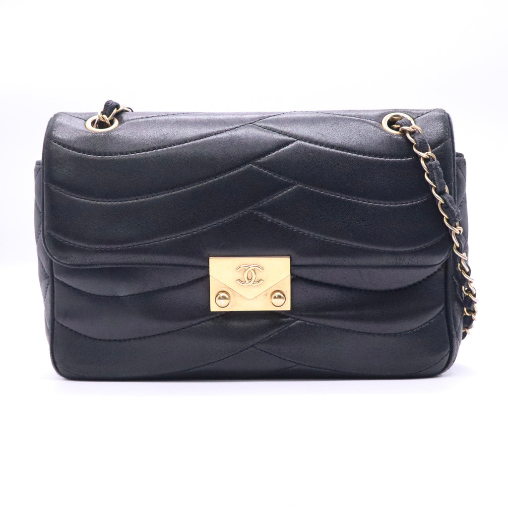 Chanel Pagoda Flap Bag Quilted Lambskin Medium twins LDJ3808