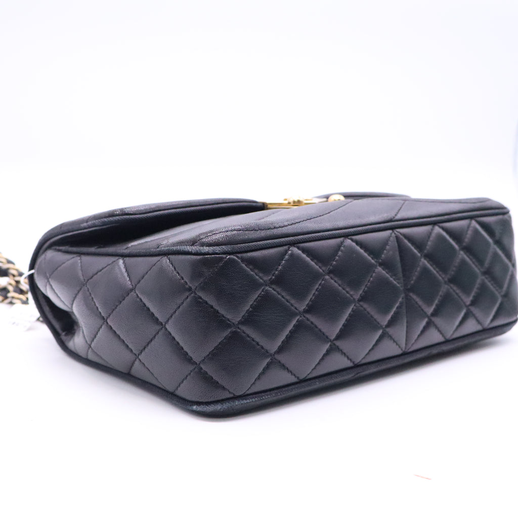 Chanel Pagoda Flap Bag Quilted Lambskin Medium twins LDJ3808