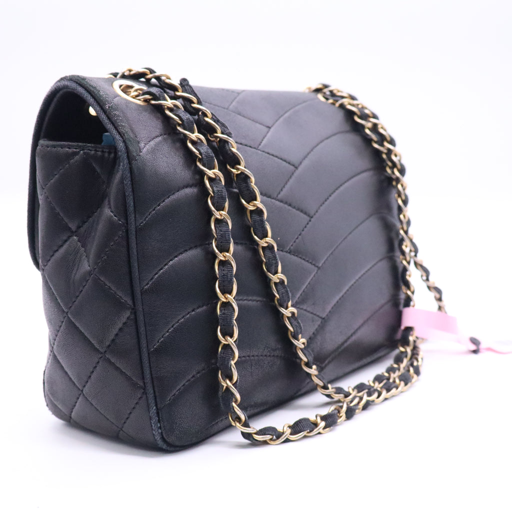 Chanel Pagoda Flap Bag Quilted Lambskin Medium twins LDJ3808