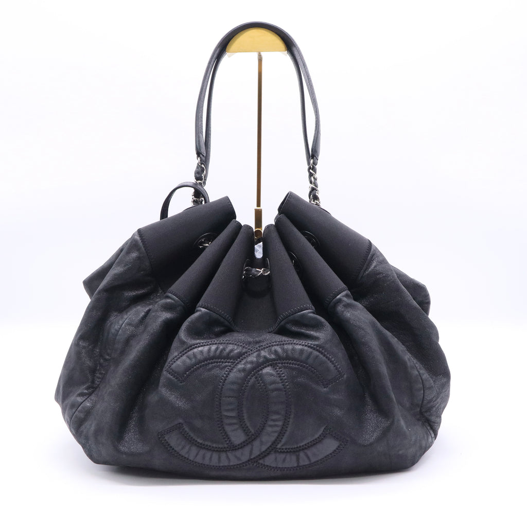 Chanel Black Iridescent Leather and Fabric CC Coco Cabas Hobo twins b20883