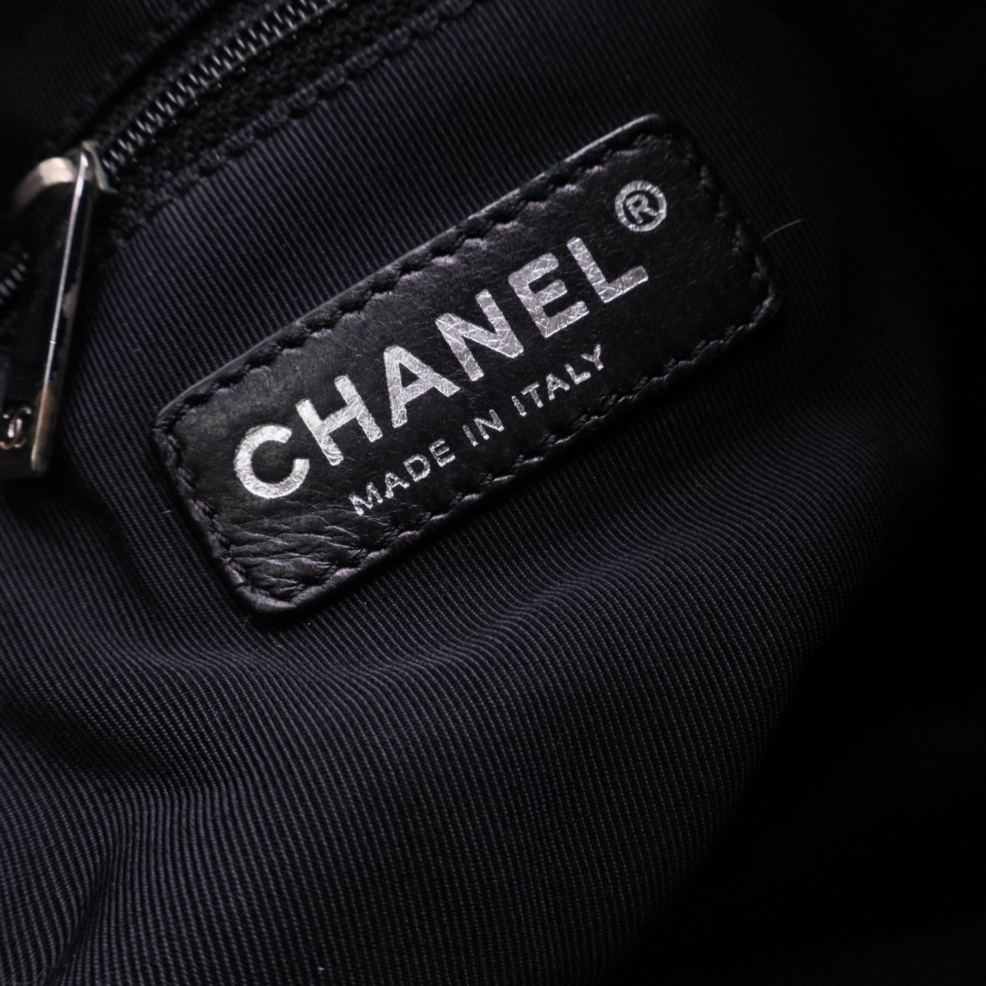 Chanel Black Iridescent Leather and Fabric CC Coco Cabas Hobo twins b20883