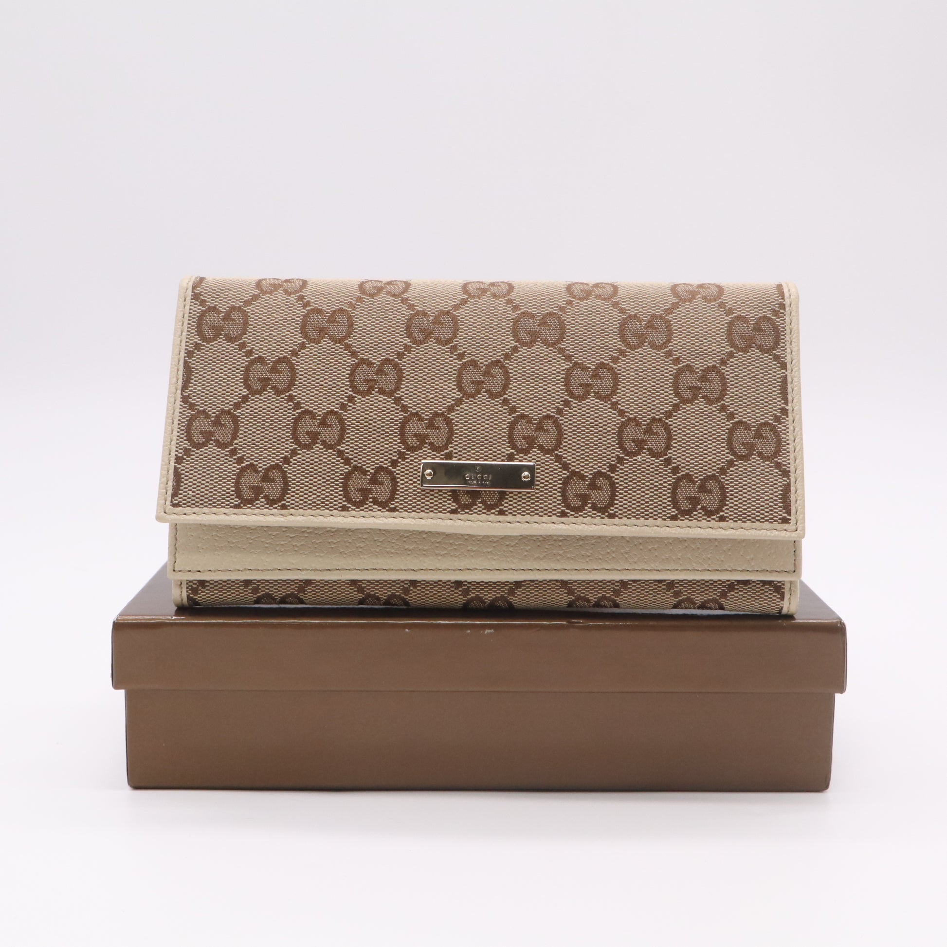 Gucci Metal Bar Continental Flap Wallet W22385
