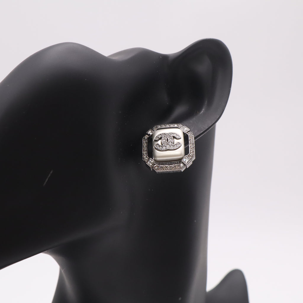 Chanel Square CC Pearl Crystal Rhinestone Stud Earrings W22371