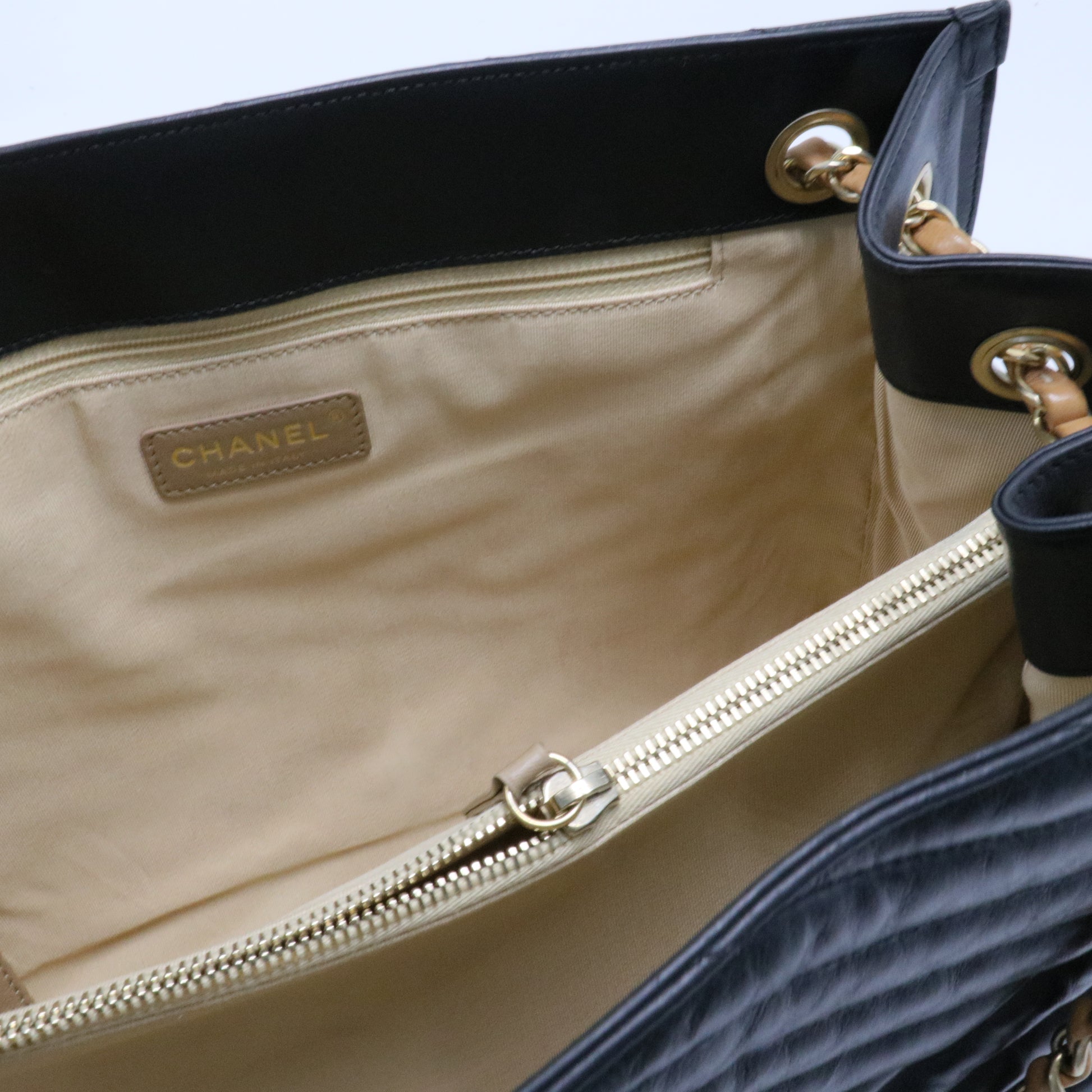Large Gabrielle Accordion Tote