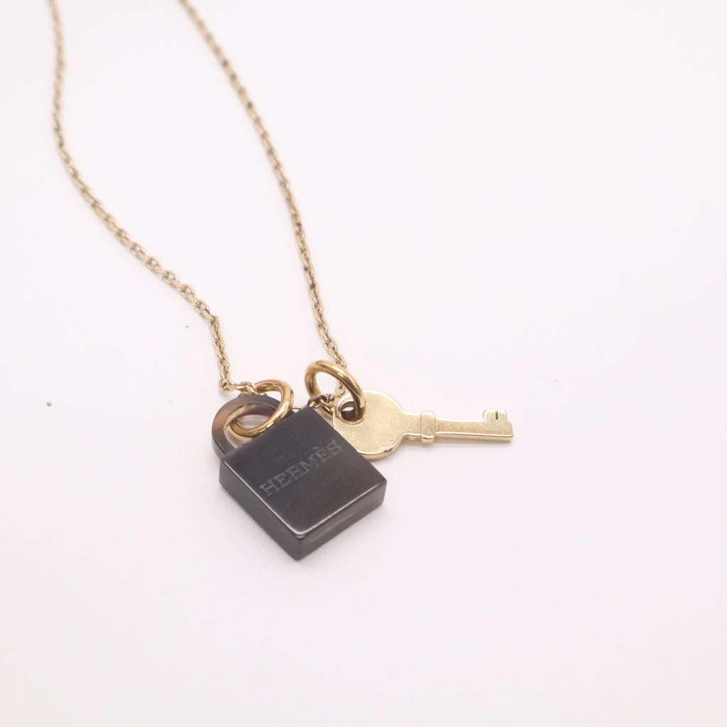Hermès Amulette Maroquinier / Padlock Pendant Necklace W22372