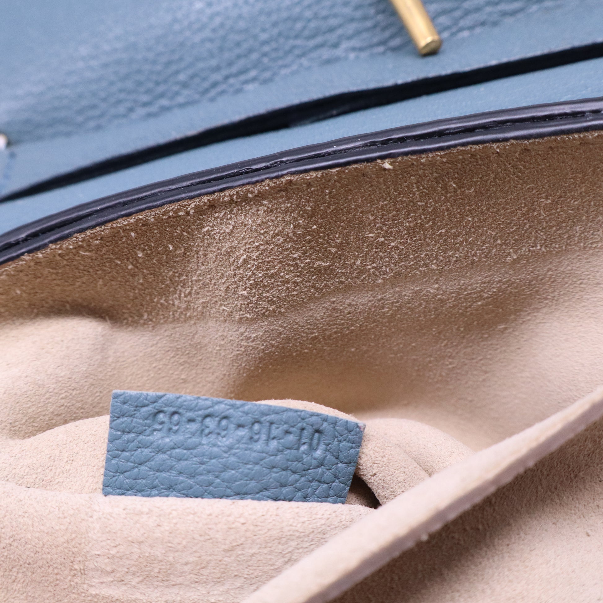 Drew Shoulder Bag B21451