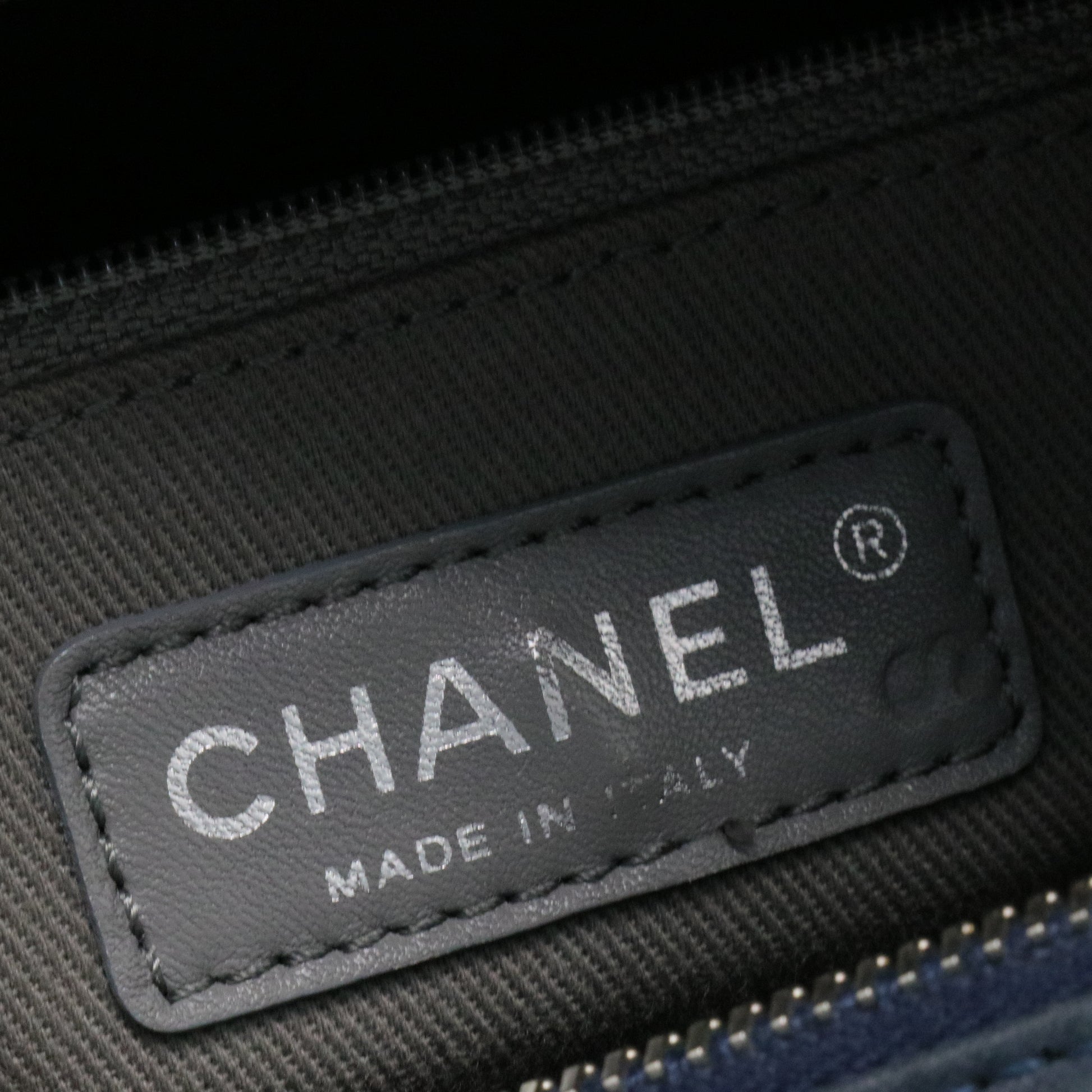 Iridescent Calfskin Quilted Relax CC