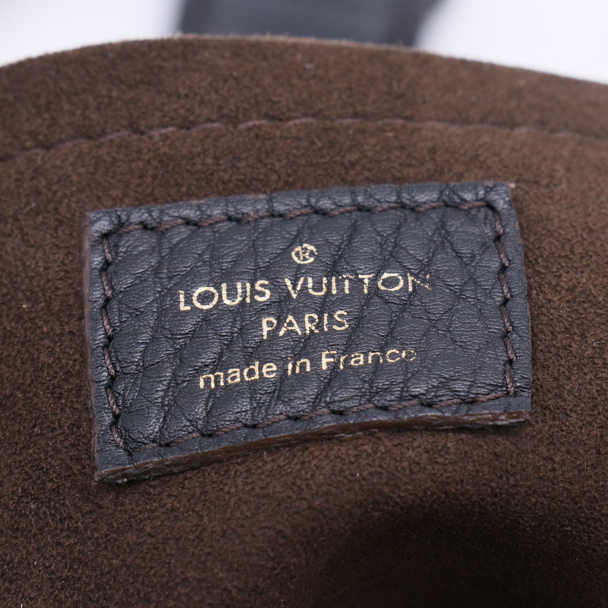 Louis Vuitton Mahina Bag B21379