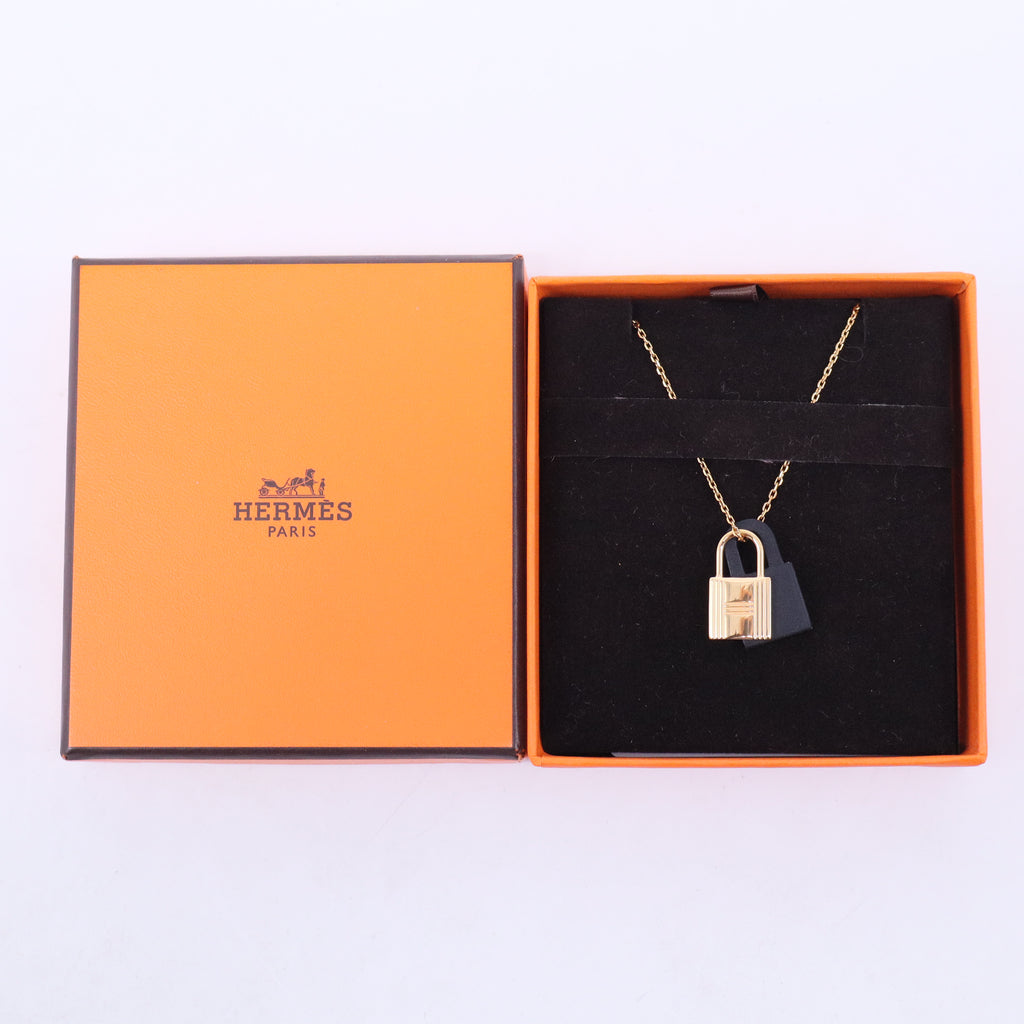 Swift Small O'Kelly Pendant Necklace Black W20484