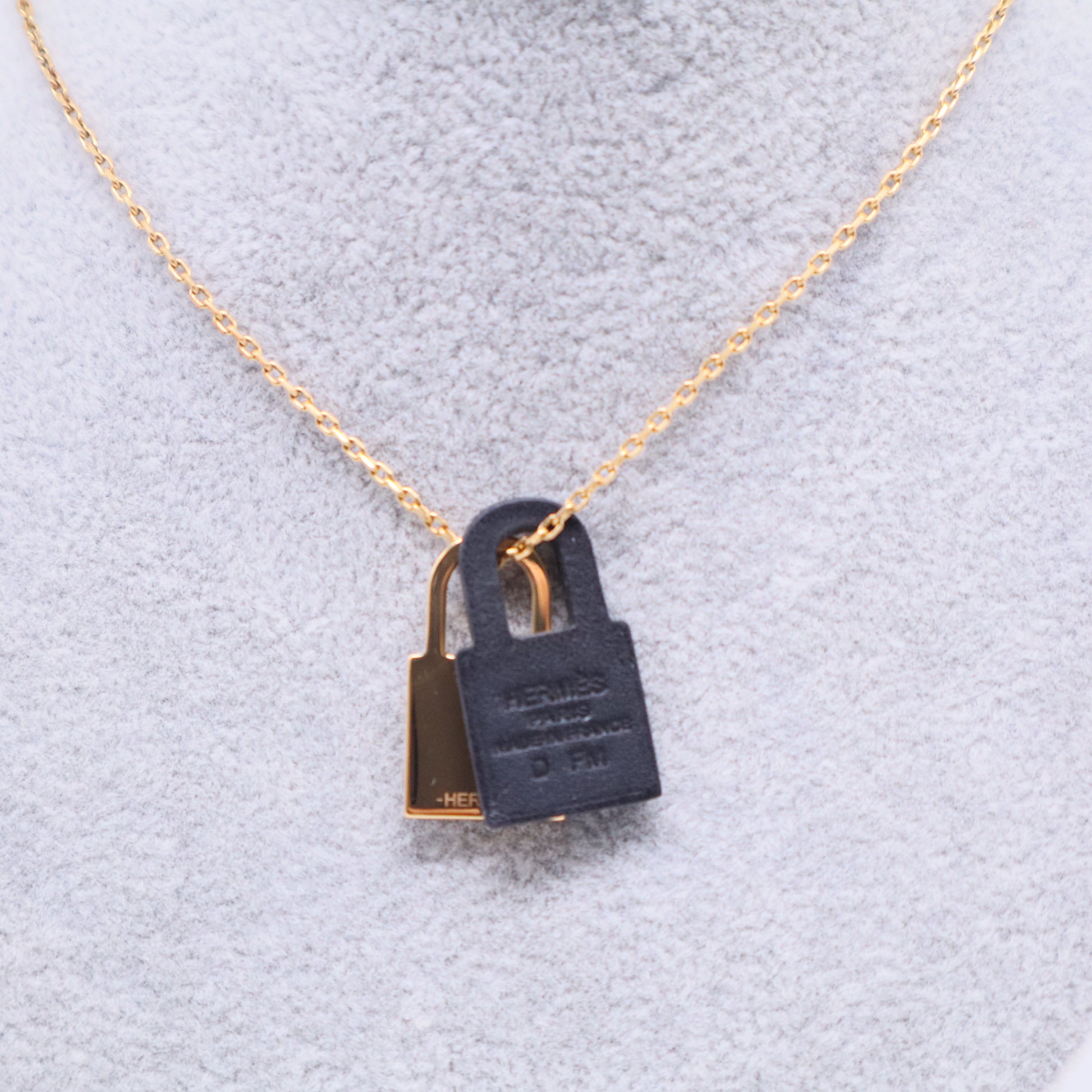 Swift Small O'Kelly Pendant Necklace Black W20484