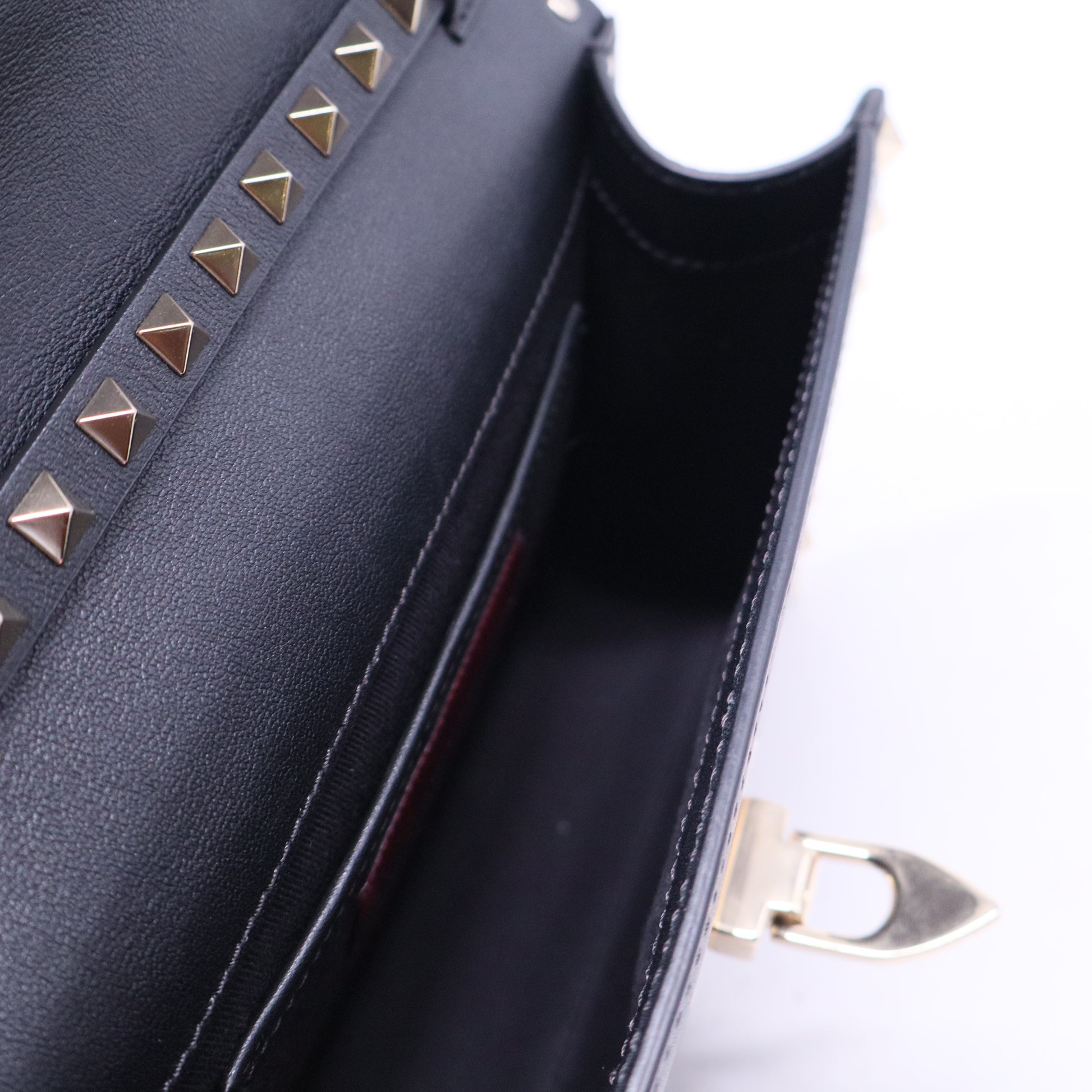 Medium Rockstud Leather Shoulder Bag B20848