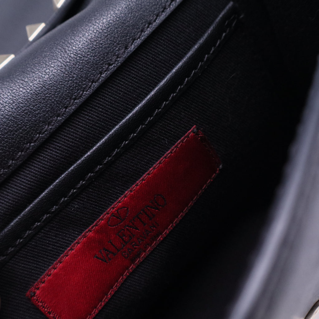 Medium Rockstud Leather Shoulder Bag B20848