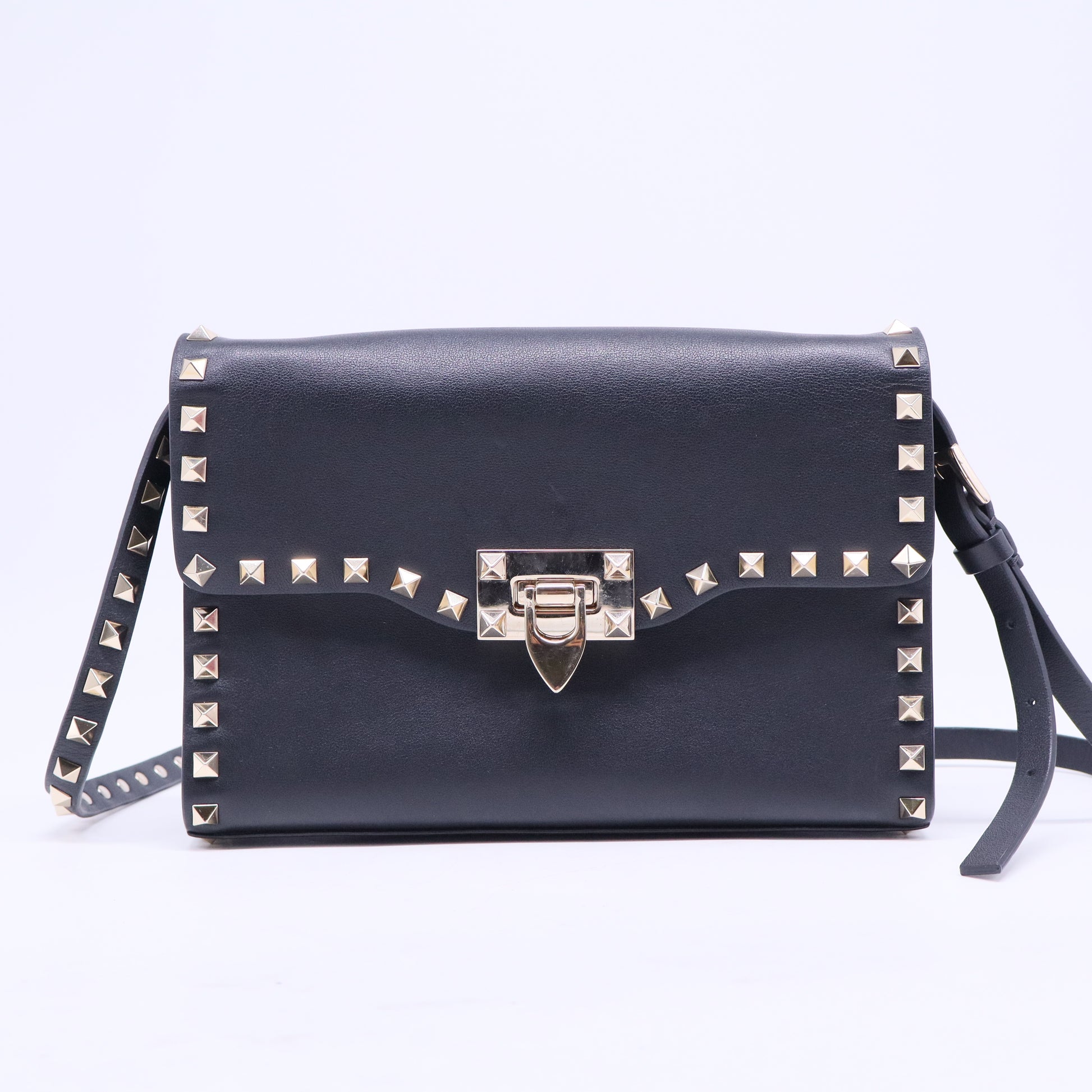 Medium Rockstud Leather Shoulder Bag B20848