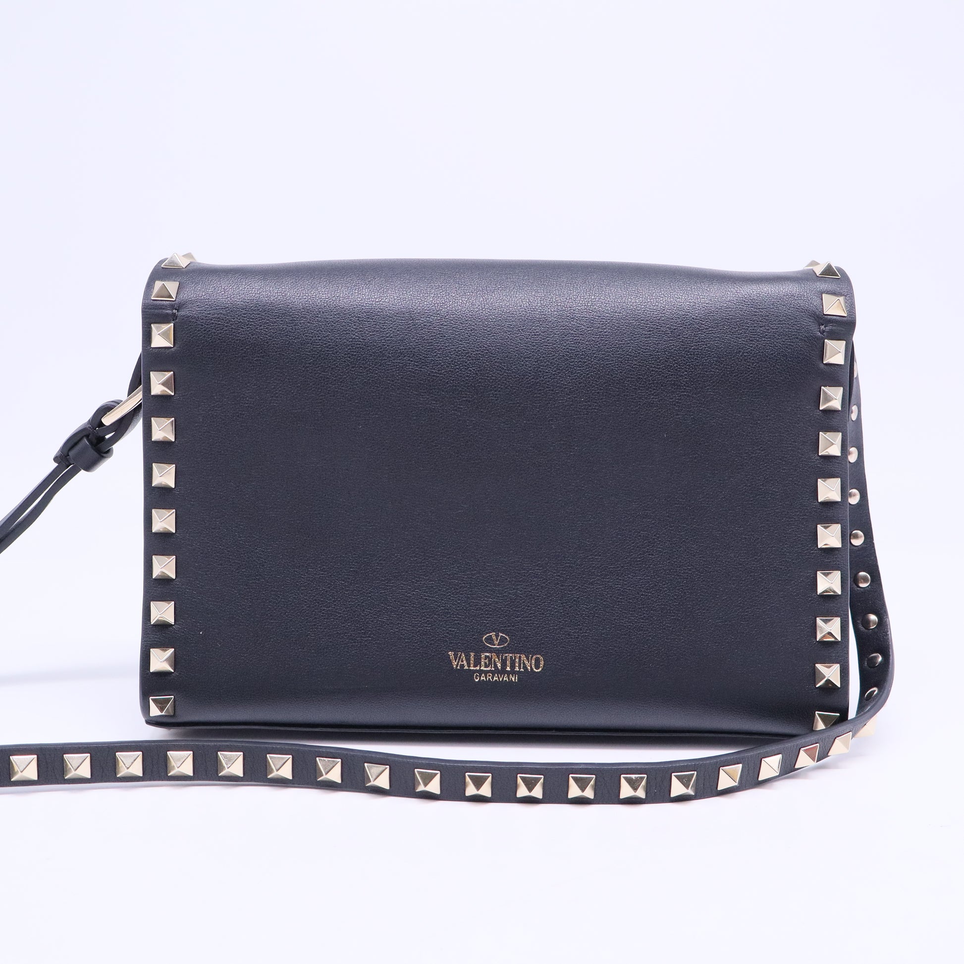 Medium Rockstud Leather Shoulder Bag B20848