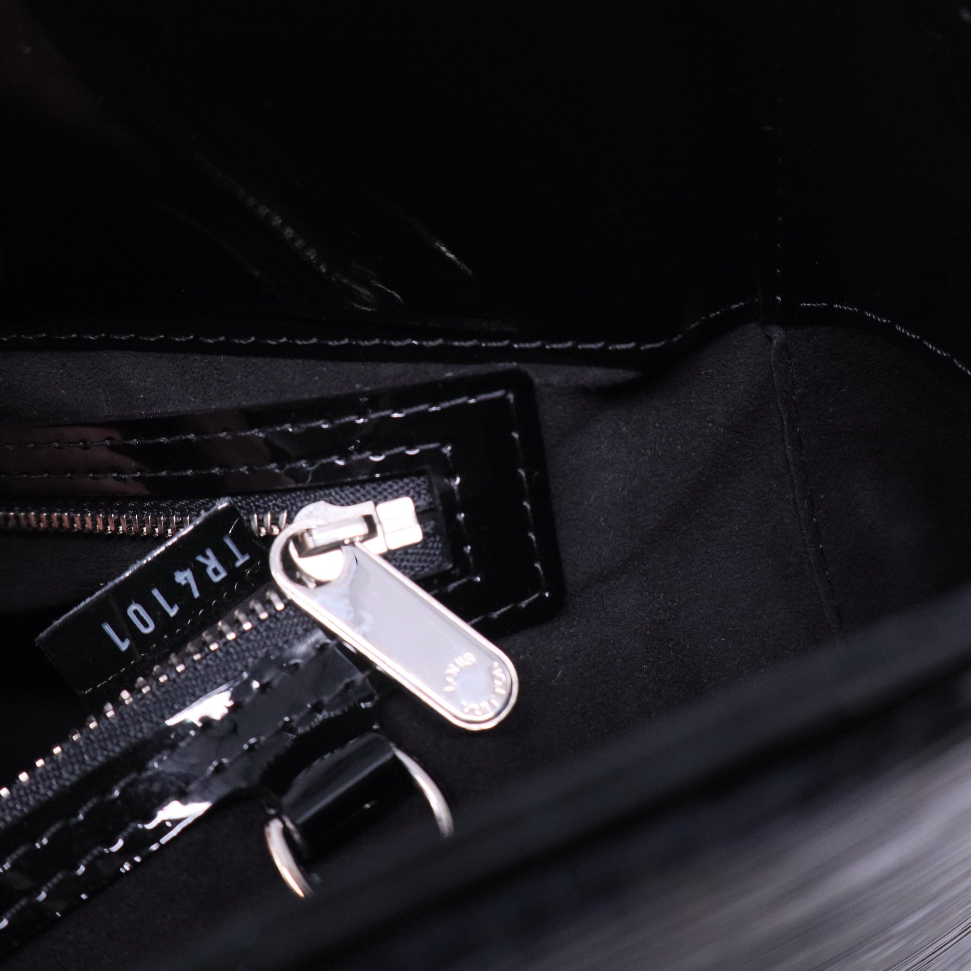 Epi Leather Mirabeau PM B20692