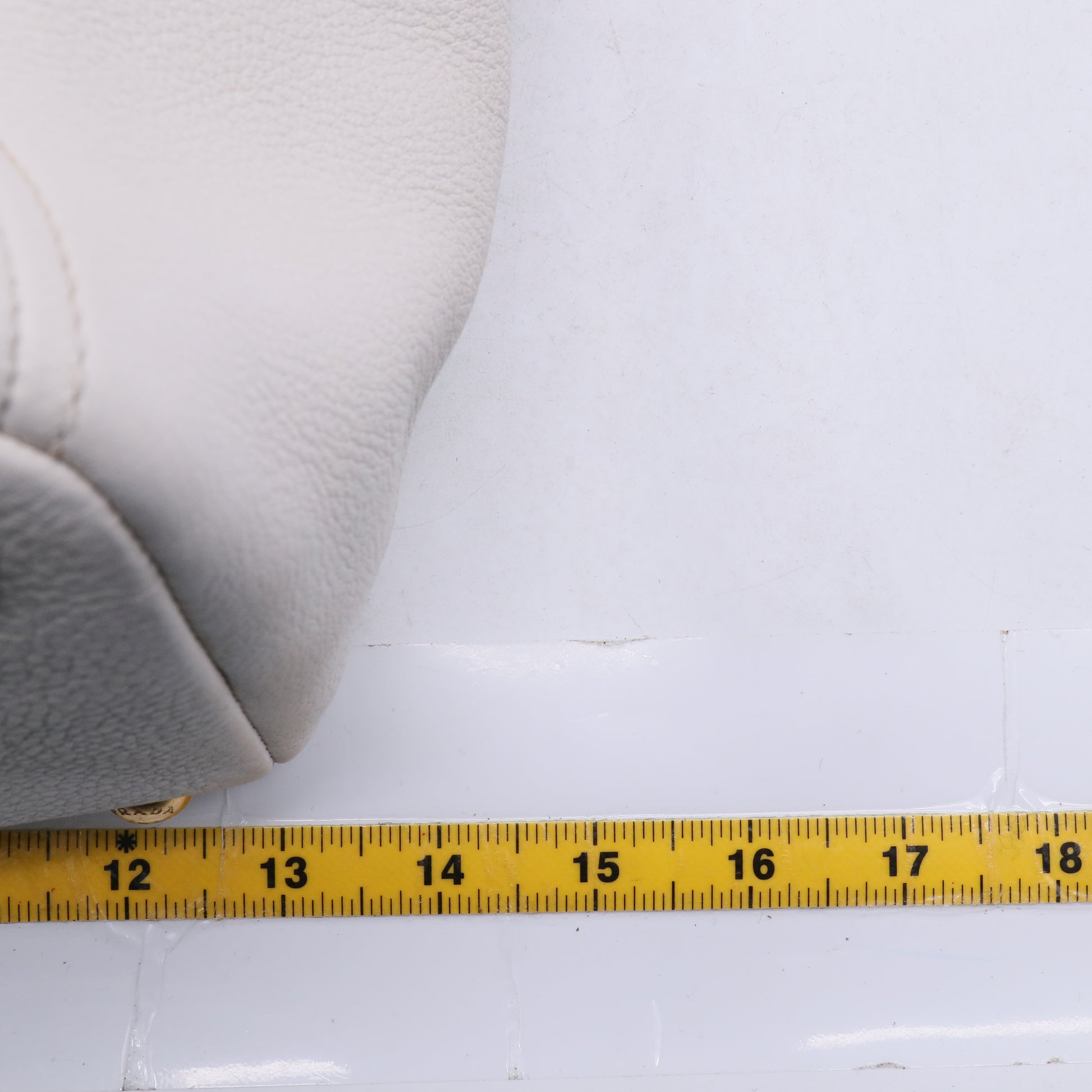 White Tote Leather B21677