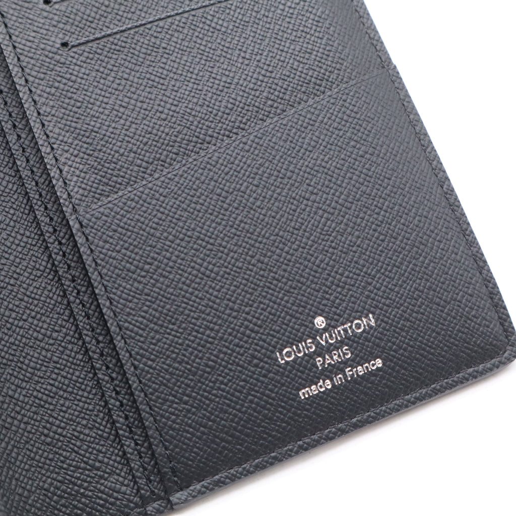 Louis Vuitton Brazza Wallet W21097