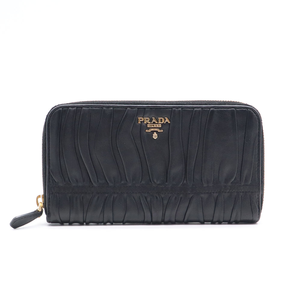 Nappa Gaufre Leather Wristlet W20985