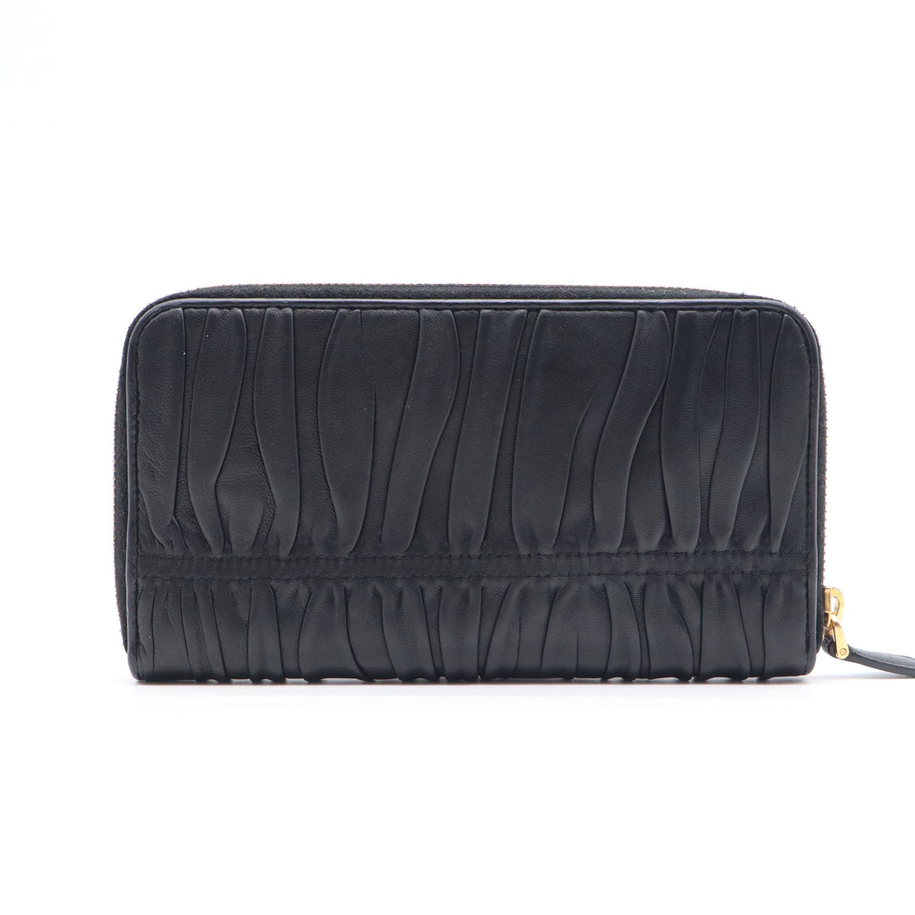 Nappa Gaufre Leather Wristlet W20985