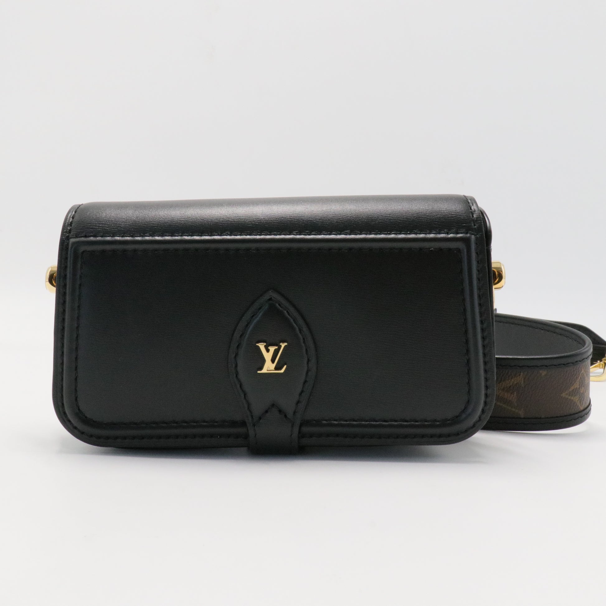 Officier Pouch With Strap Calfskin