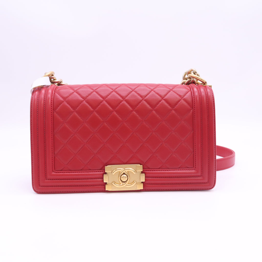 Lambskin Quilted Medium Boy Flap Red B24623