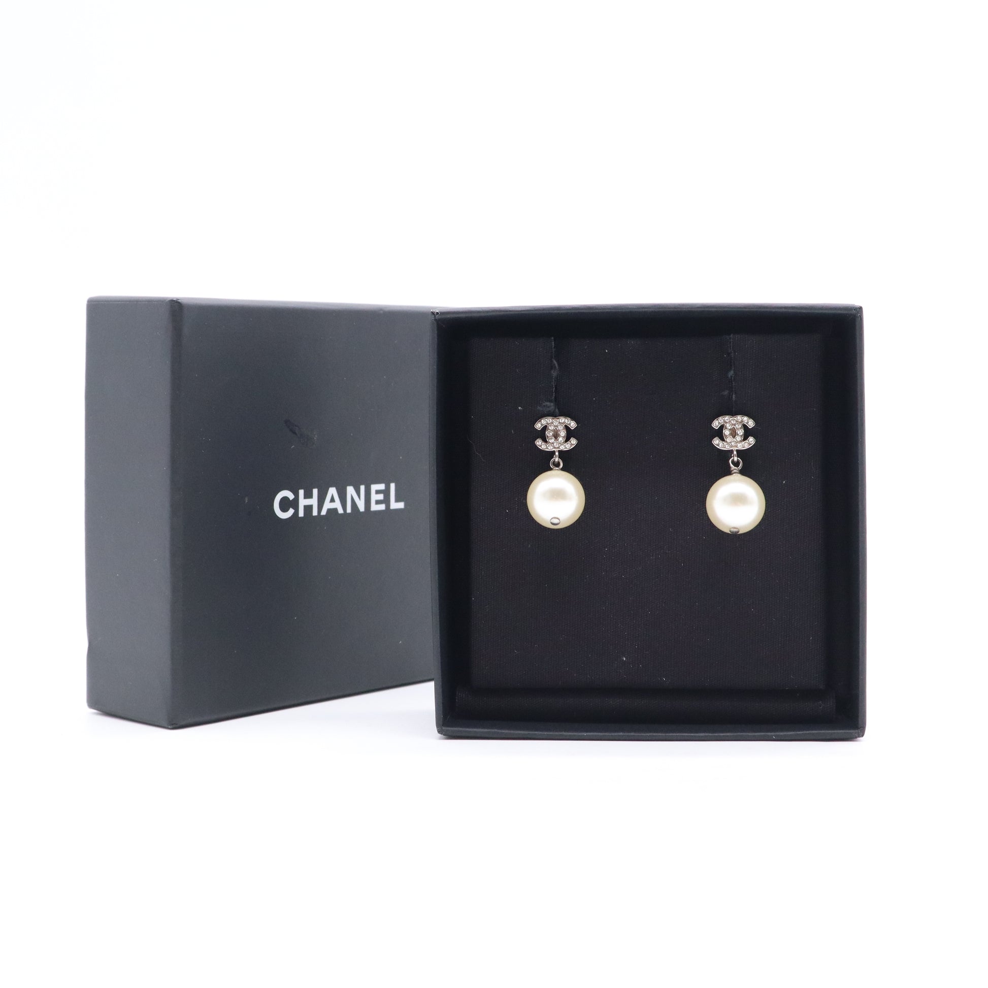 Silver Crystal CC Faux Pearl Dangle Piercing Earrings W21118