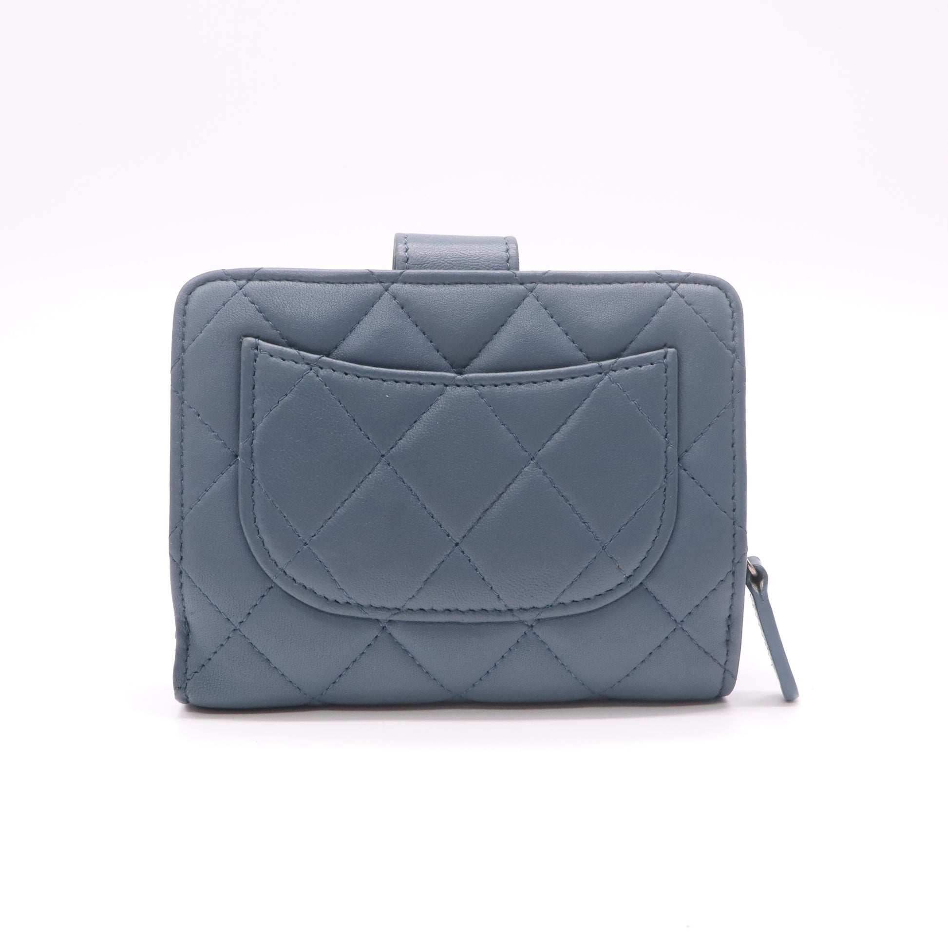 Chanel Classic Quilted Bi-Fold Wallet Twins W22299