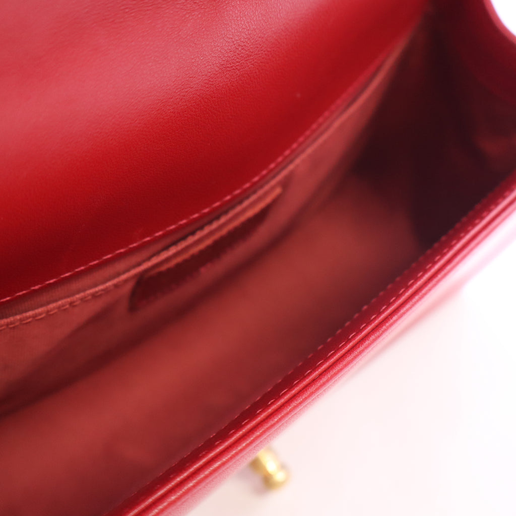 Lambskin Quilted Medium Boy Flap Red B24623