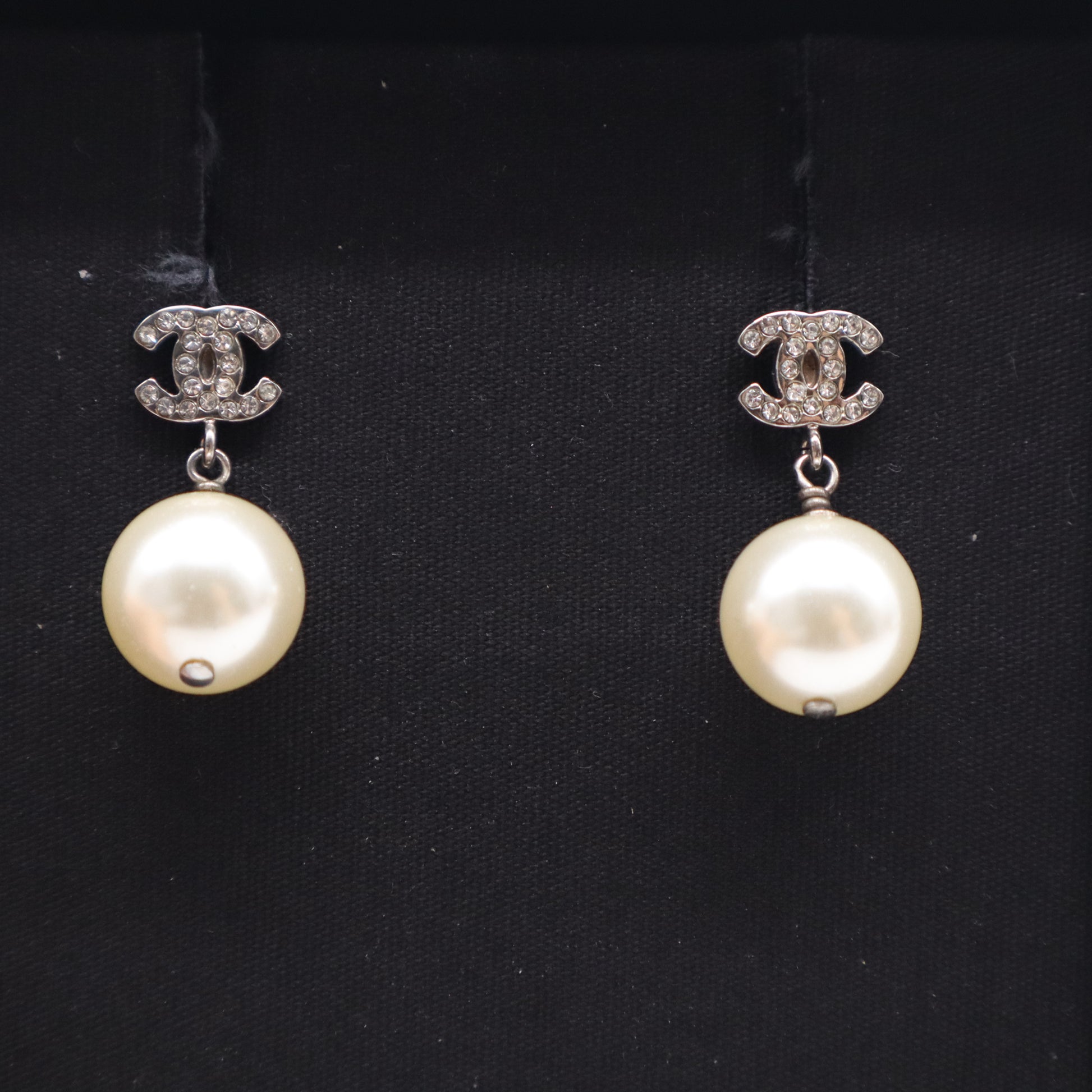 Silver Crystal CC Faux Pearl Dangle Piercing Earrings W21118