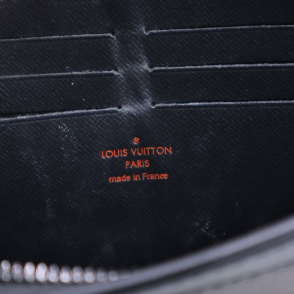 Monogram LV Rubber Pochette Voyage MM