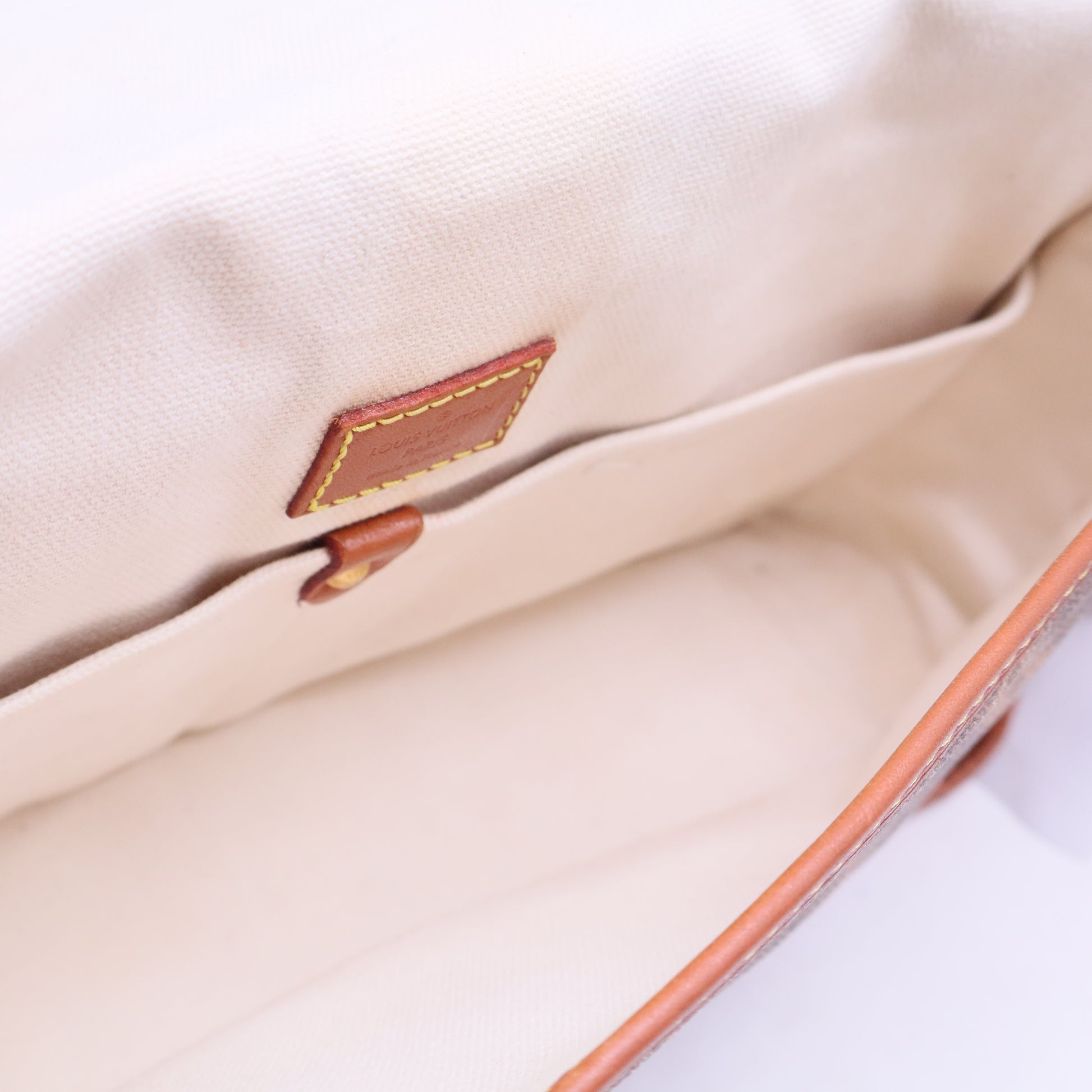 Monogram Rayures Tisse Clutch Red