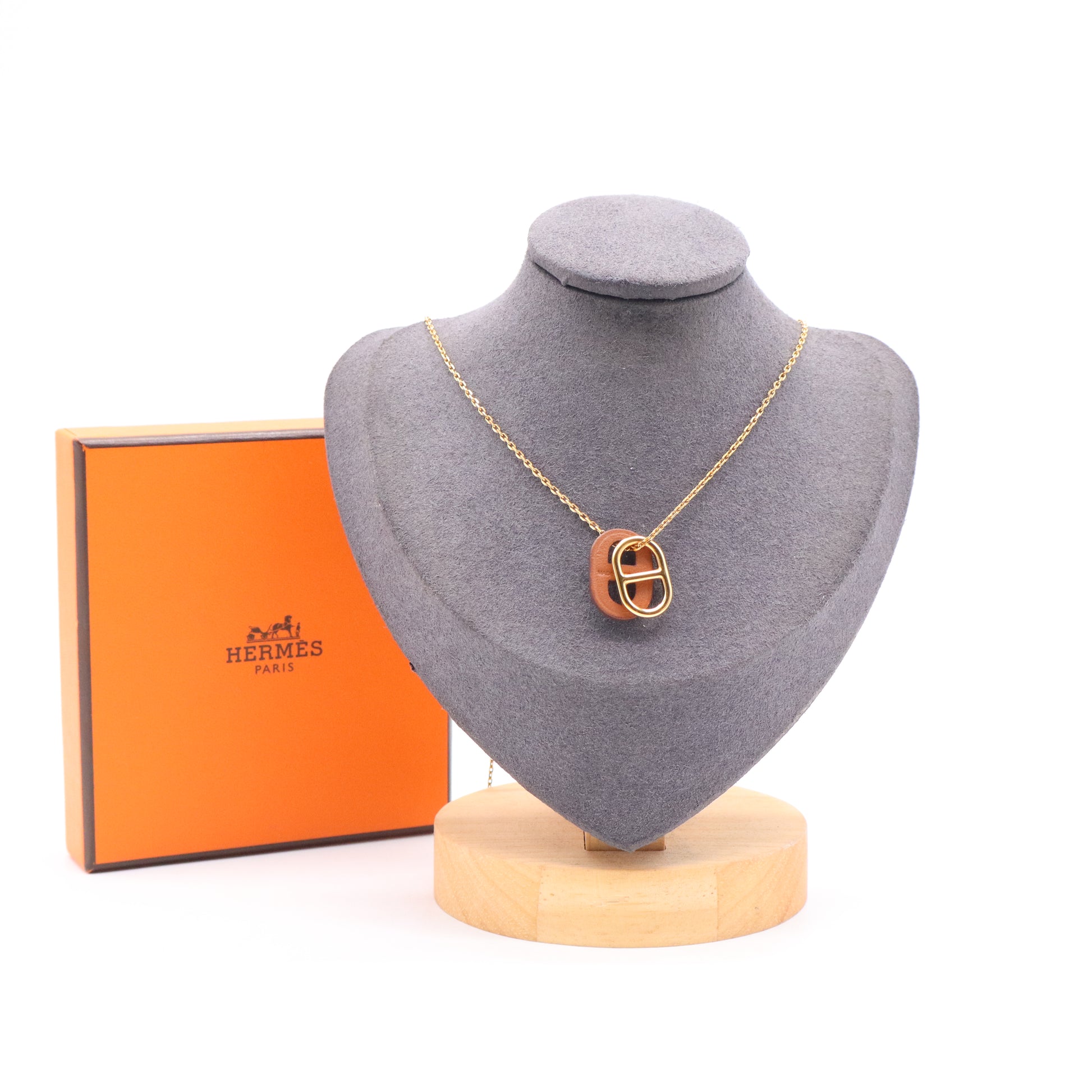 O'Maillon Pendant Necklace W21146