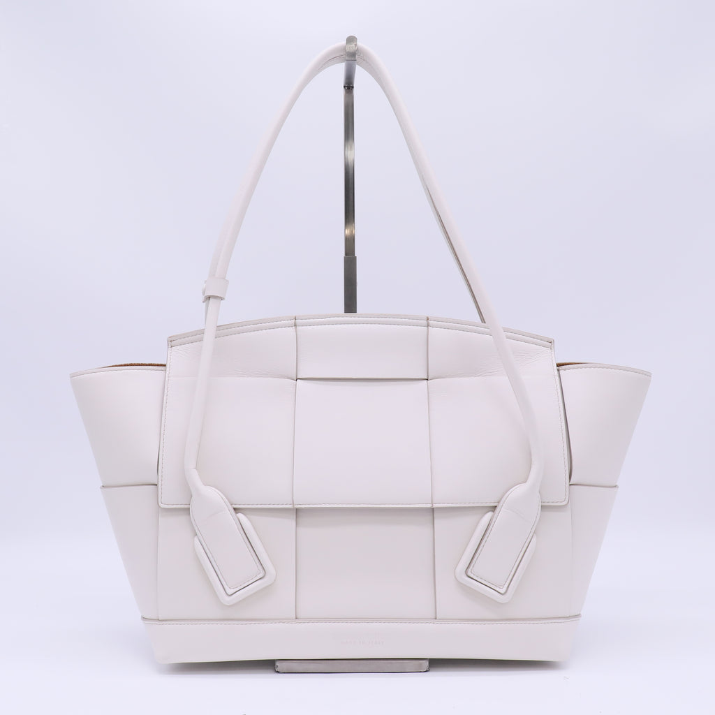 Bottega Veneta Maxi Intrecciato Leather Arco Bag B22843